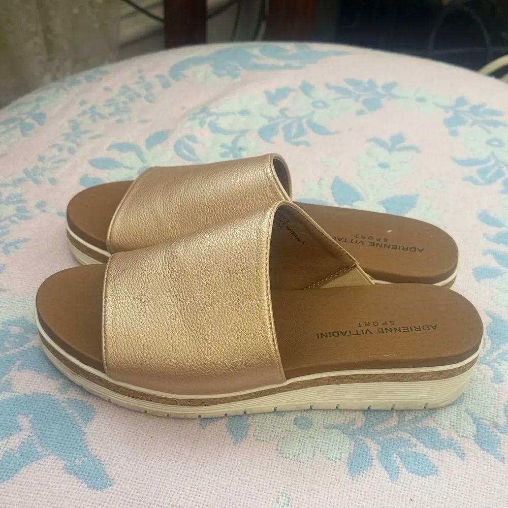 Adrienne Vittadini Sz 9.5 Women's Gold Slide Sandals